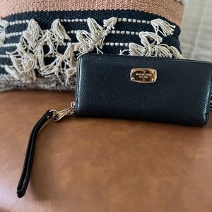 Michael Kors Wristlet Wallet